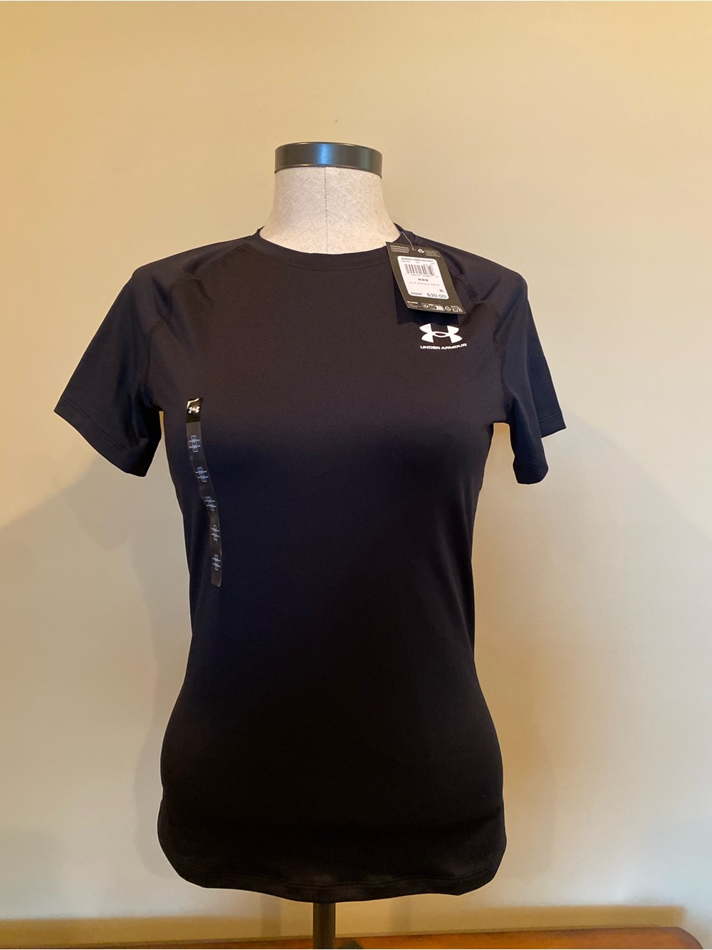 Women’s Black Under Armour Compression Heat Gear Shirt Short Sleeve NWT Size M